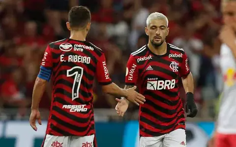 Jornalista atualiza situações de Arrascaeta e Everton Ribeiro para jogo de quinta