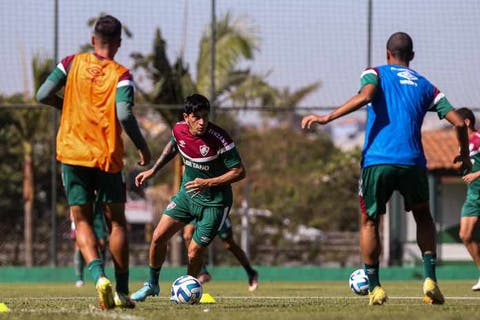 Corinthians cai uma posição após jogos de domingo e agora torce