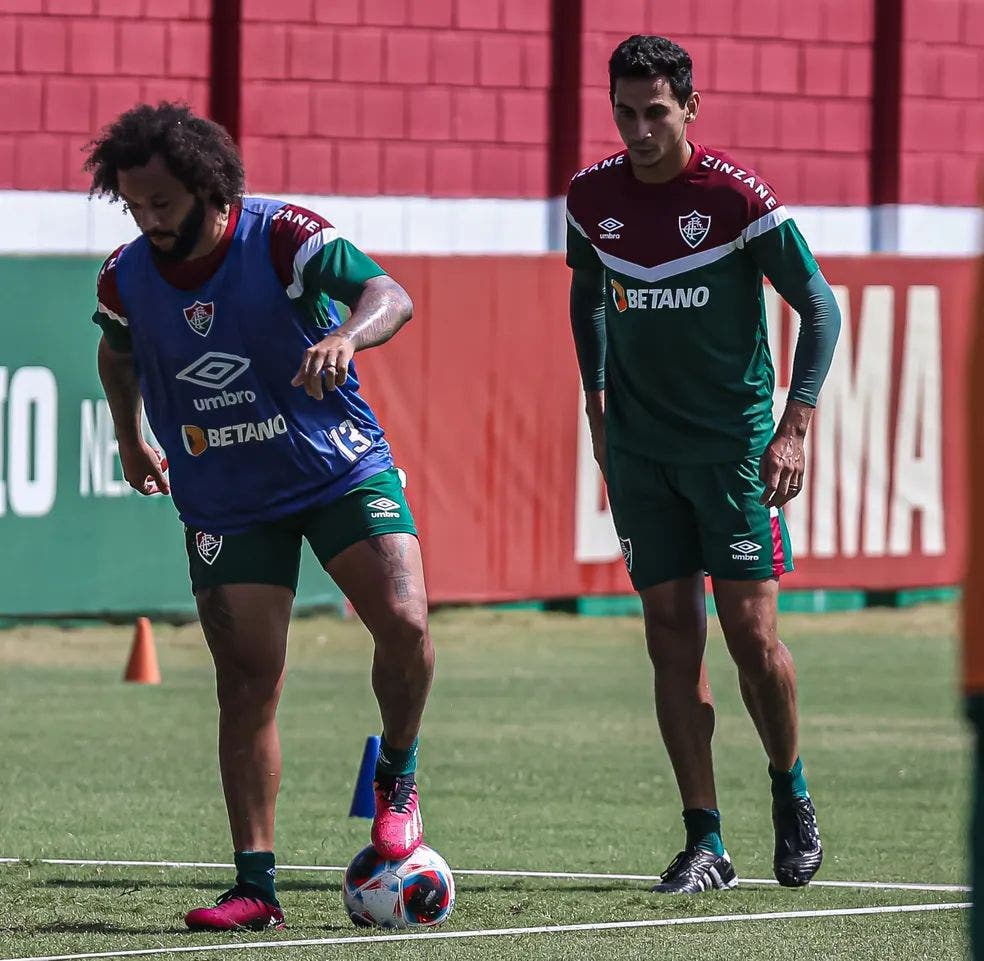 Após FPF manter jogo em pasto, diretoria do Flu cogita não