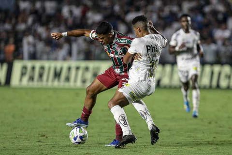 John Kennedy aponta união como diferencial do elenco do Fluminense