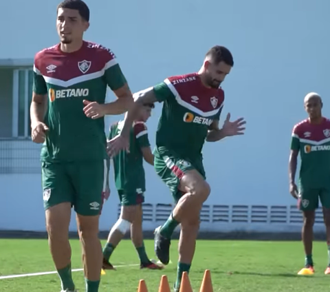 Com passagem pelo futsal do Fluminense, Renato Augusto conta como esporte o ajudou