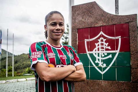 Com passagens por rivais, meia reforça a equipe feminina do Fluminense