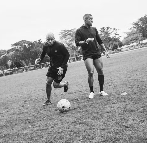 Douglas Costa trabalhou parte física por cerca de um mês antes do acerto com o Flu