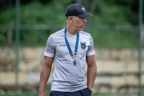 Técnico do Volta Redonda, Felipe projeta estreia contra o Fluminense