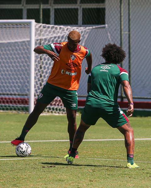 Marcelo e Gabriel Pires treinarão separadamente do elenco nesta terça