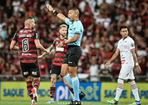 Ferj define quadro completo da arbitragem para Fluminense x Vasco