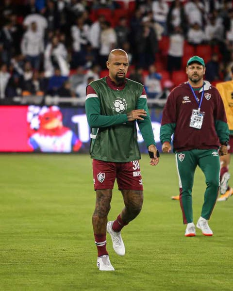 Felipe Melo se revolta em entrevista coletiva e dispara contra árbitro