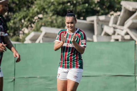 carol futebol feminino