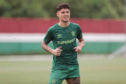 Diogo Barbosa passa por cirurgia após se lesionar no clássico com o Vasco