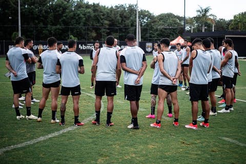 Vasco divulga relacionados para o jogo diante do Fluminense