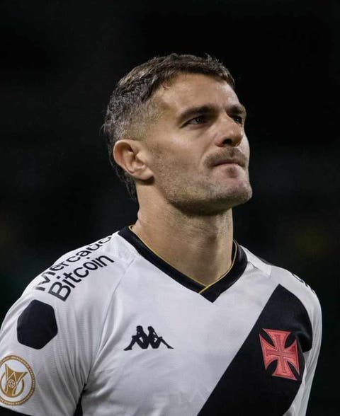 Após derrota, atacante do Vasco projeta clássico contra o Fluminense