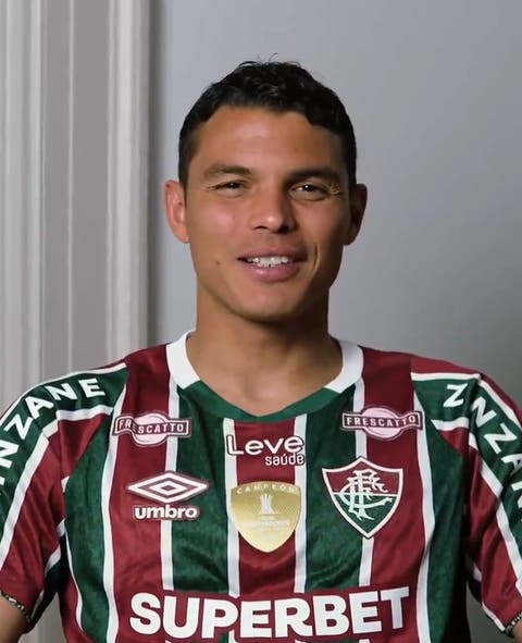 Fluminense emite comunicado sobre adiamento da chegada de Thiago Silva