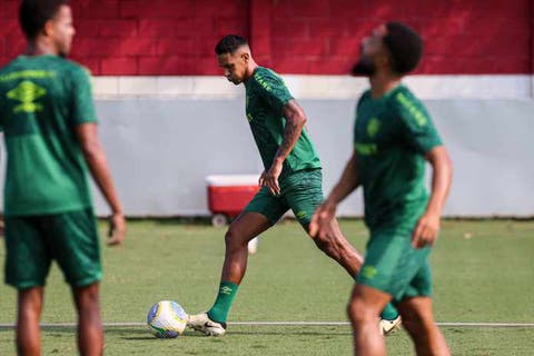 Antonio Carlos avalia responsabilidade do Fluminense no confronto direto com o Grêmio