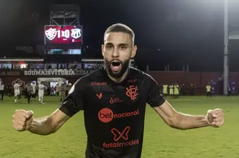 Zagueiro do Vitória avalia o que esperar do Fluminense após mudança de treinador