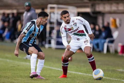 Mano Menezes explica por que David Terans não vem sendo relacionado no Fluminense