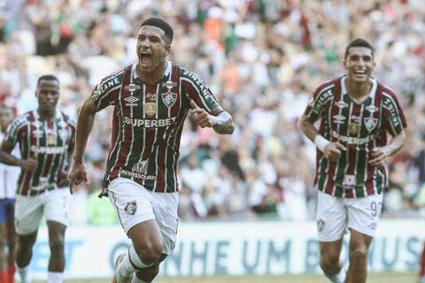 Apesar da fase complicada do Fluminense no Brasileiro, Kauã Elias celebra ascensão