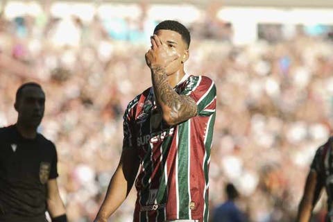 Kauã Elias revela preocupação com avô na arquibancada no último jogo do Fluminense