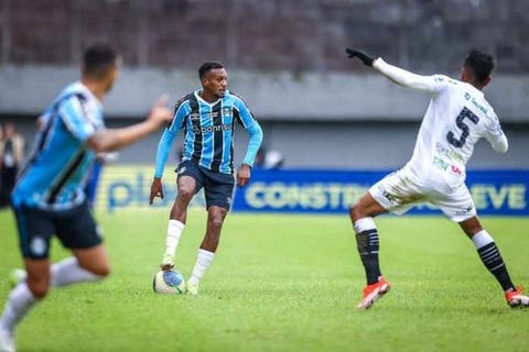 Grêmio escreve cinco reforços na Libertadores, mas três ficam fora e não encaram o Fluminense