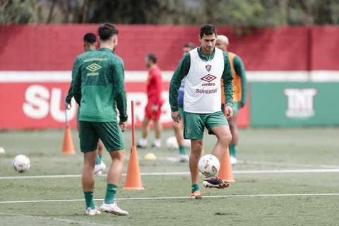 De olho no Grêmio, Ganso cita exemplo da Copa do Brasil e avisa: