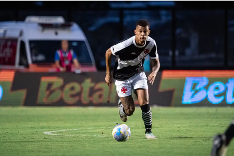 Vasco deve ter retorno de zagueiro contra o Fluminense