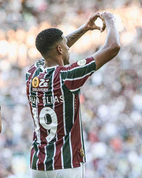 Em grande fase, Kauã Elias revela dicas de Cano e idolatria a Fred: