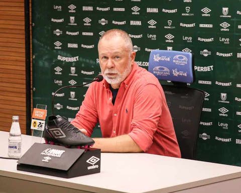 Mano Menezes explica escolhas nas substituições do Fluminense