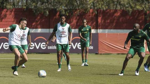 Volta contra o Atlético? Desfalque na última terça, atacante treina com bola no Fluminense