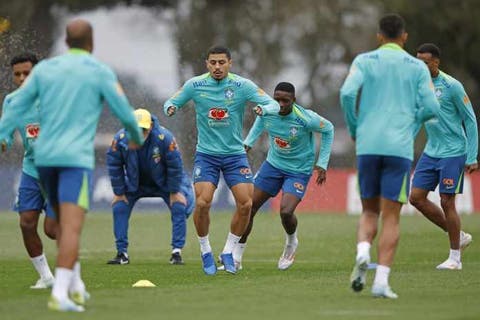 Com ex-Fluminense André provável titular, saiba onde assistir Paraguai x Brasil