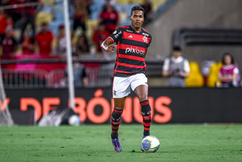 Em tratamento, lateral-esquerdo deverá ter condições de voltar ao Flamengo contra o Fluminense