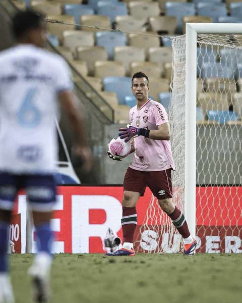 Nova vitória mantém retrospecto amplamente favorável de Fábio pelo Fluminense contra o Cruzeiro