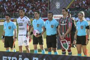 Flavio Rodrigues de Souza em Vitória x Fluminense