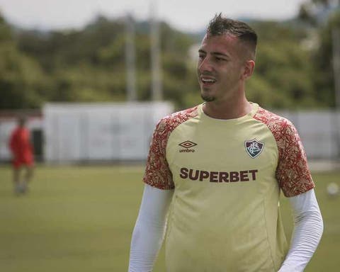 Provável titular contra o Inter, Vitor Eudes exalta Fábio e grupo do Fluminense